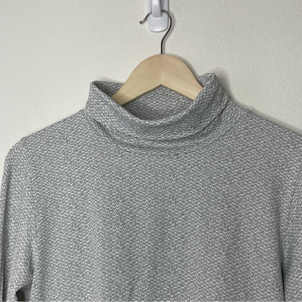 Athleta Gray Long Sleeve Top - Picture 3 of 5